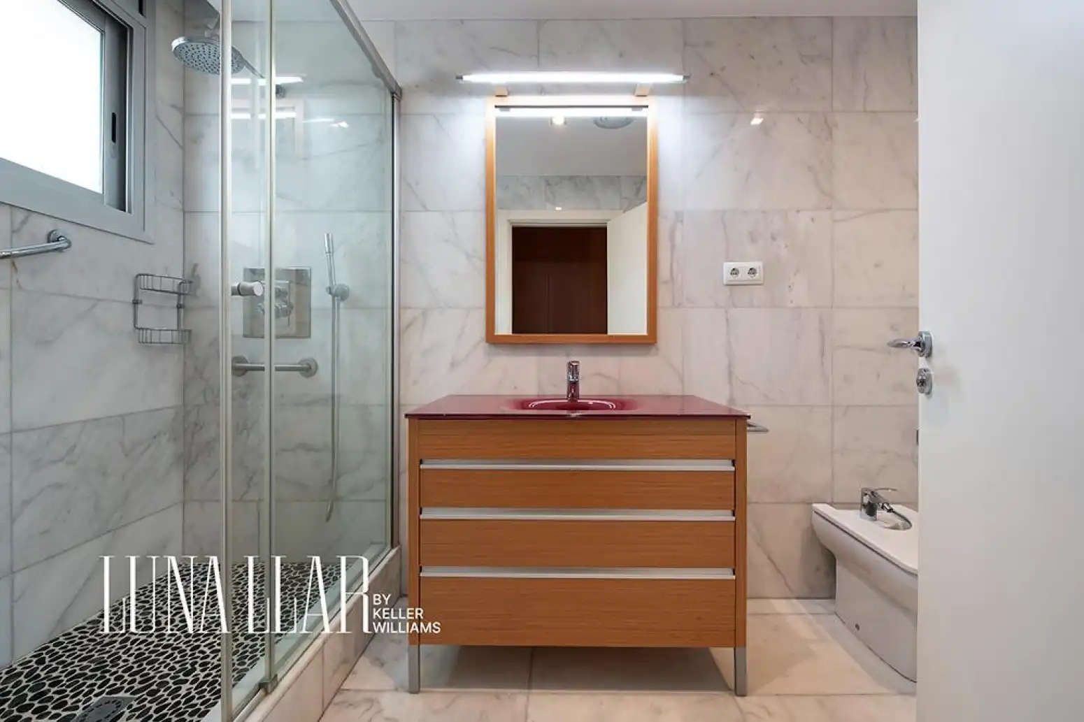 Bathroom of Houses for sale in Castelldefels  with Air Conditioner, Heating and Parquet flooring