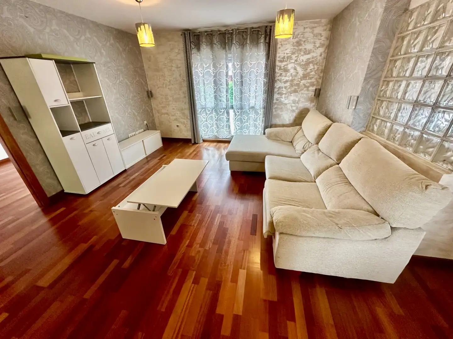 Living room of Apartments for rent in León Capital   with Heating, Parquet flooring and Terrace