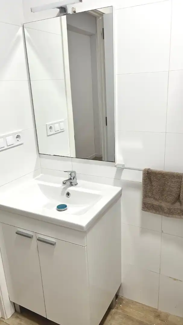 Bathroom of Flat for rent in Valencia  with Furnished, Oven and Washing machine