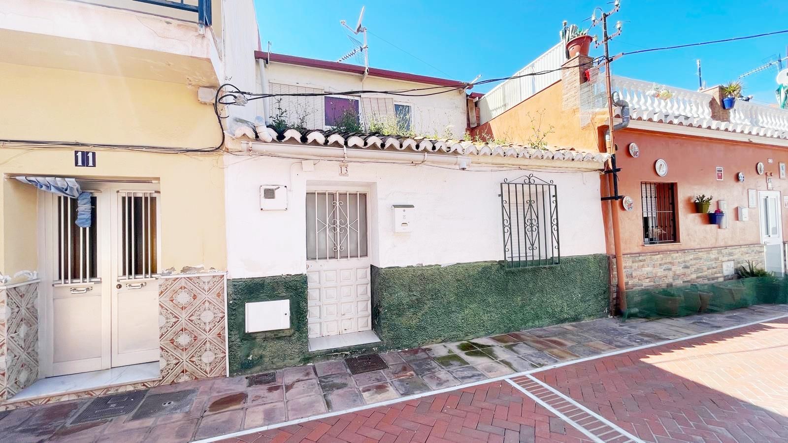 Exterior view of Single-family semi-detached for sale in Vélez-Málaga