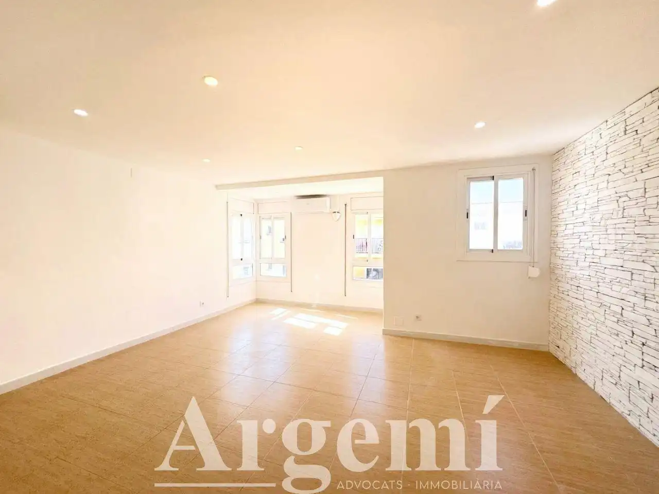 Sala de estar de Piso en venta en Palau-solità i Plegamans con Aire acondicionado