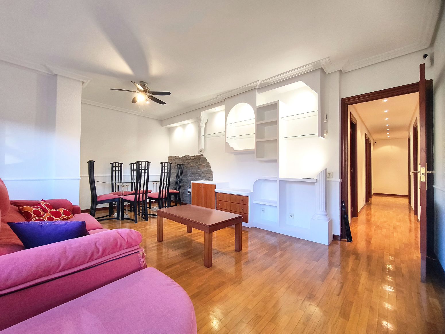 Sala de estar de Piso en venta en  Logroño con Calefacción, Parquet y Terraza