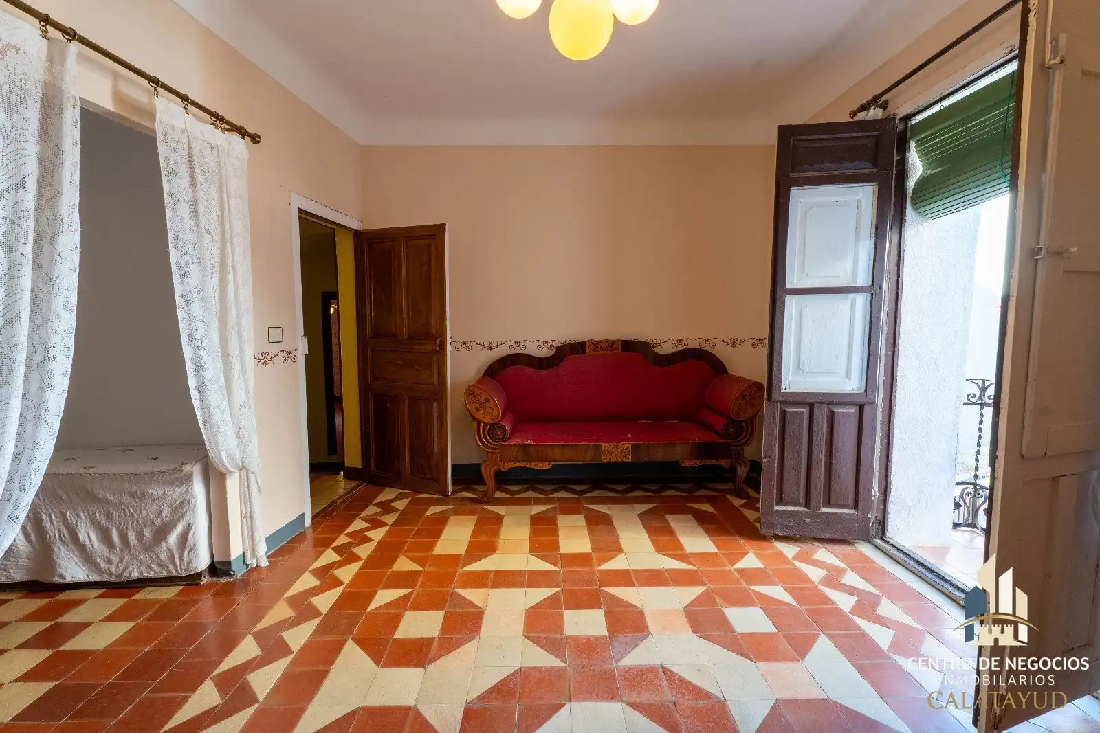 Sala de estar de Casa o chalet en venta en Munébrega con Jardín privado, Terraza y Amueblado