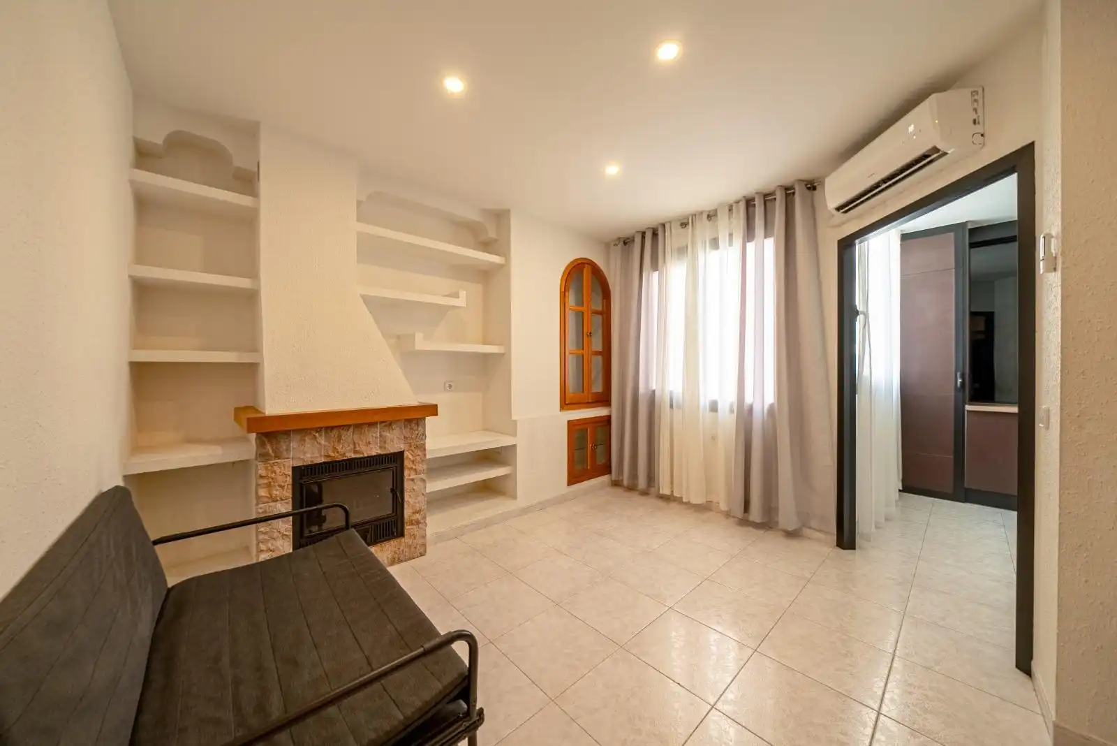 Dormitori de Apartament de lloguer en Alicante / Alacant amb Aire condicionat, Calefacció i Moblat