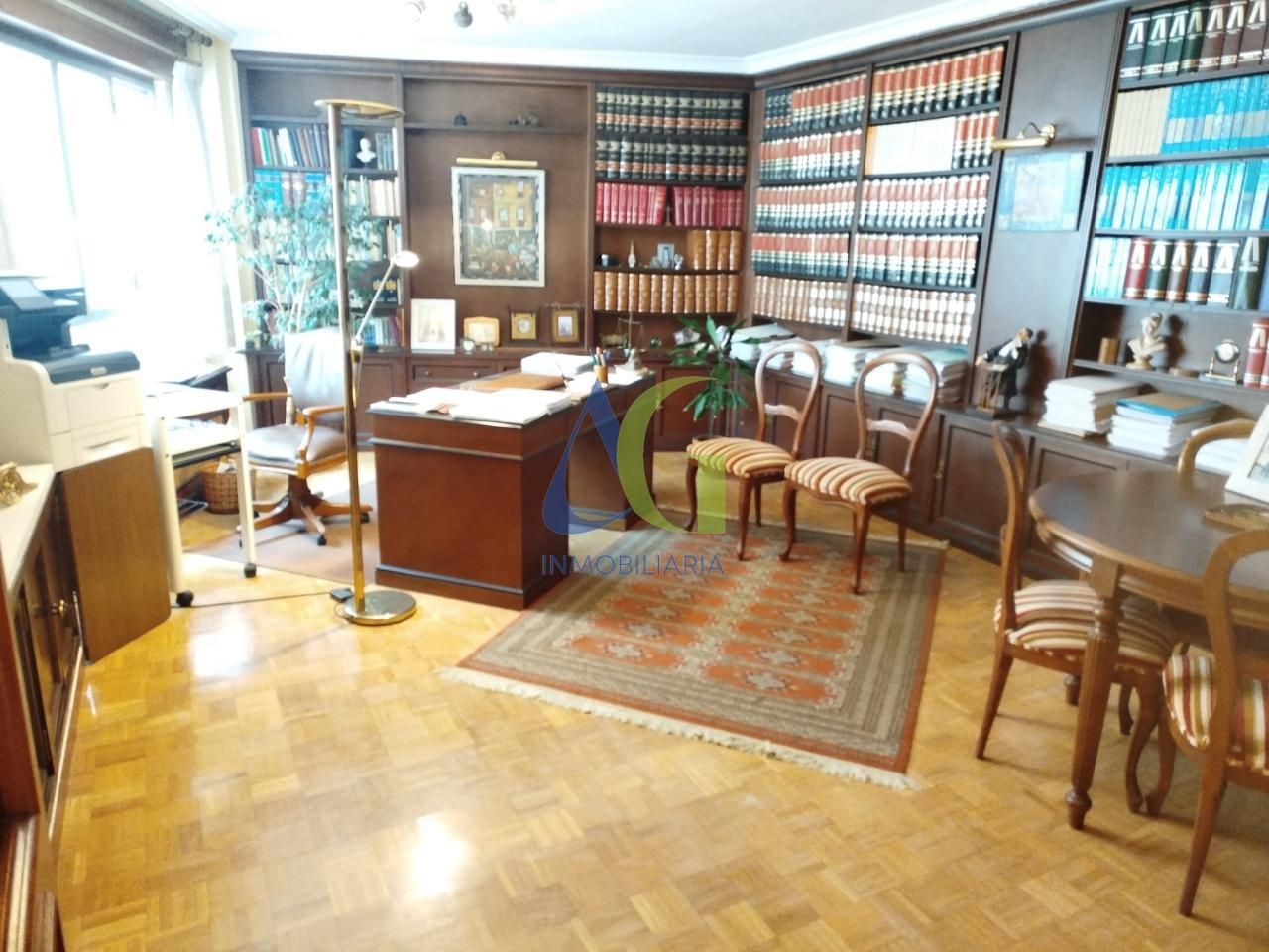 Pis en venda en León Capital  amb Calefacció i Moblat