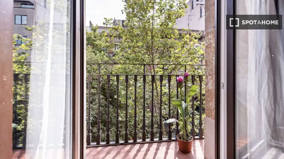 Flat with terrace to rent in Eixample, imagen 3