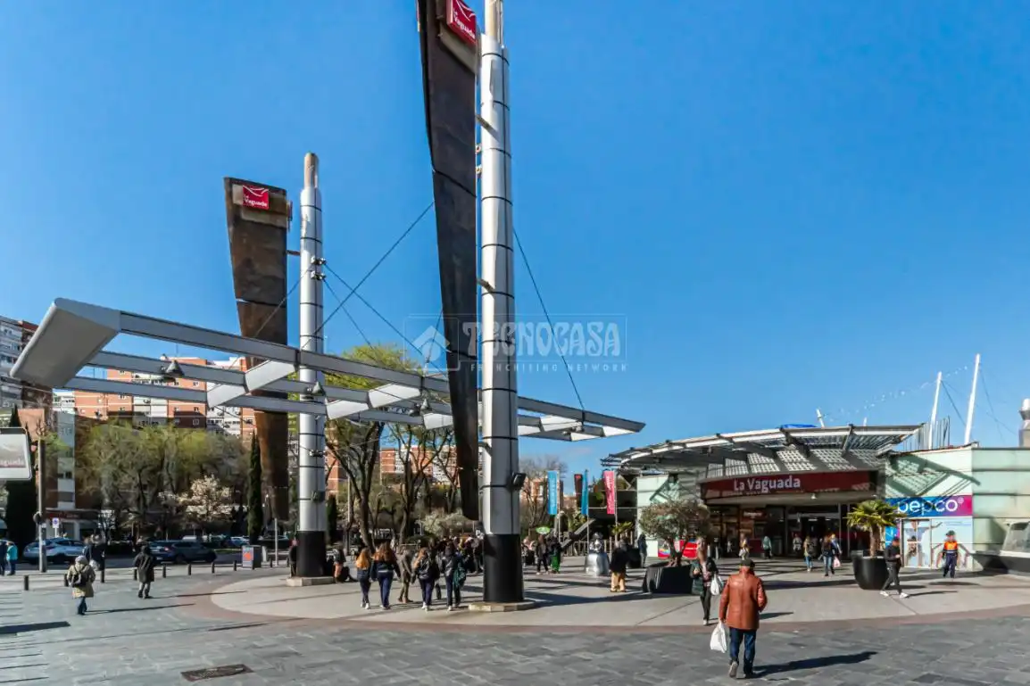 Vista exterior de Pis en venda en Madrid amb Calefacció i Terrassa