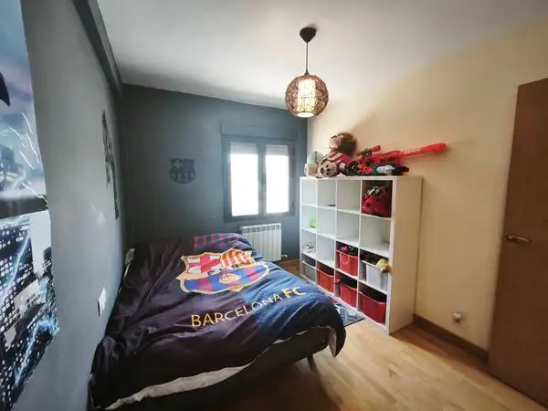 Habitación de Dúplex en venta en El Espinar con Aire acondicionado, Calefacción y Jardín privado