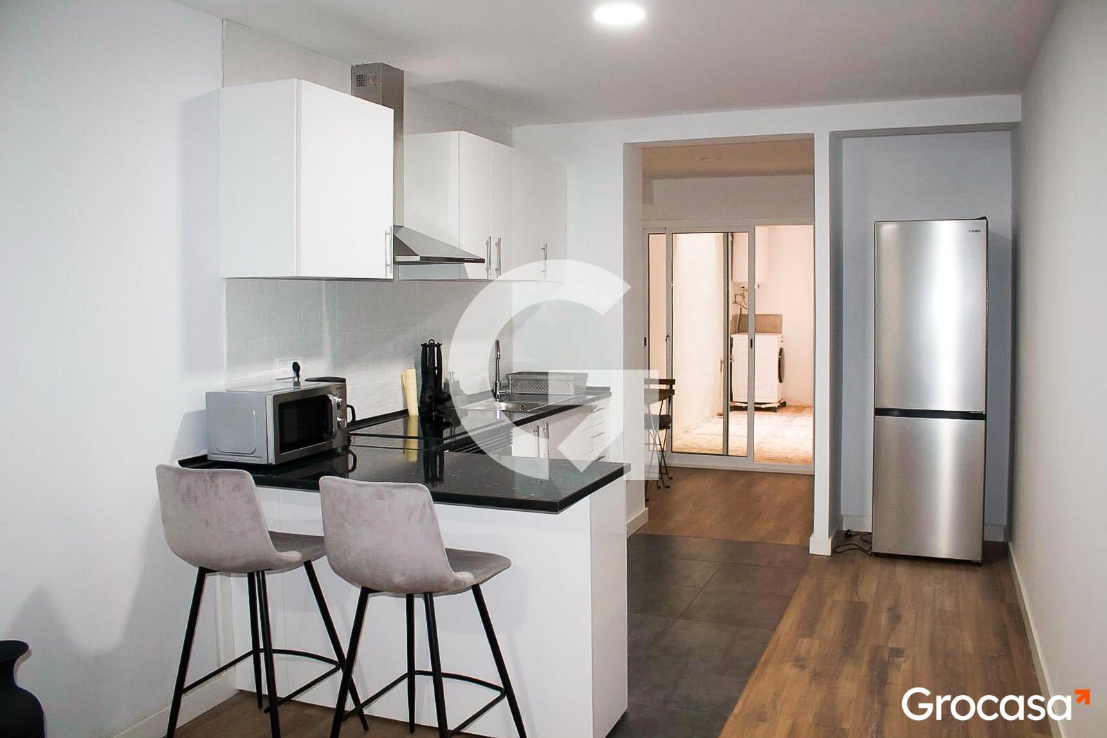 Cuina de Planta baixa en venda en L'Hospitalet de Llobregat amb Aire condicionat, Moblat i Forn