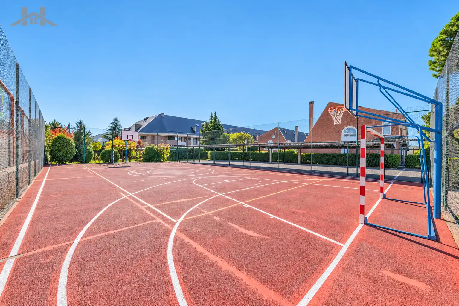 Außenansicht von Einfamilien-Reihenhaus zum Verkauf in Las Rozas de Madrid