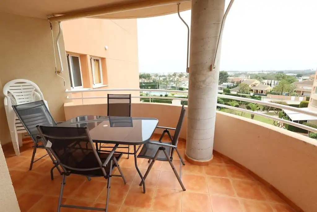 Apartamento con piscina en alquiler en Calle Teodoro llorente, imagen 4