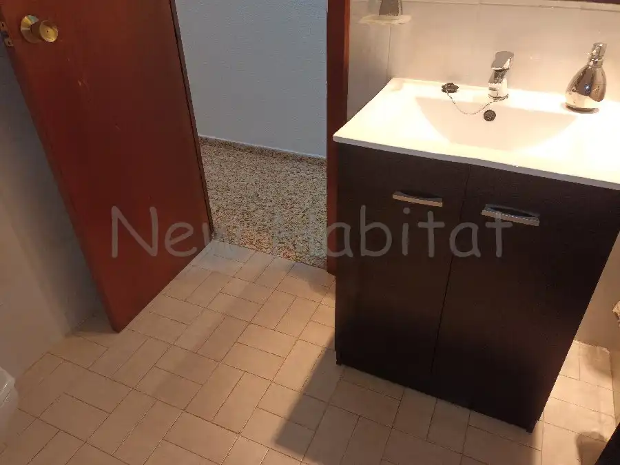 Bany de Casa adosada en venda en Castellón de la Plana / Castelló de la Plana amb Aire condicionat i Terrassa