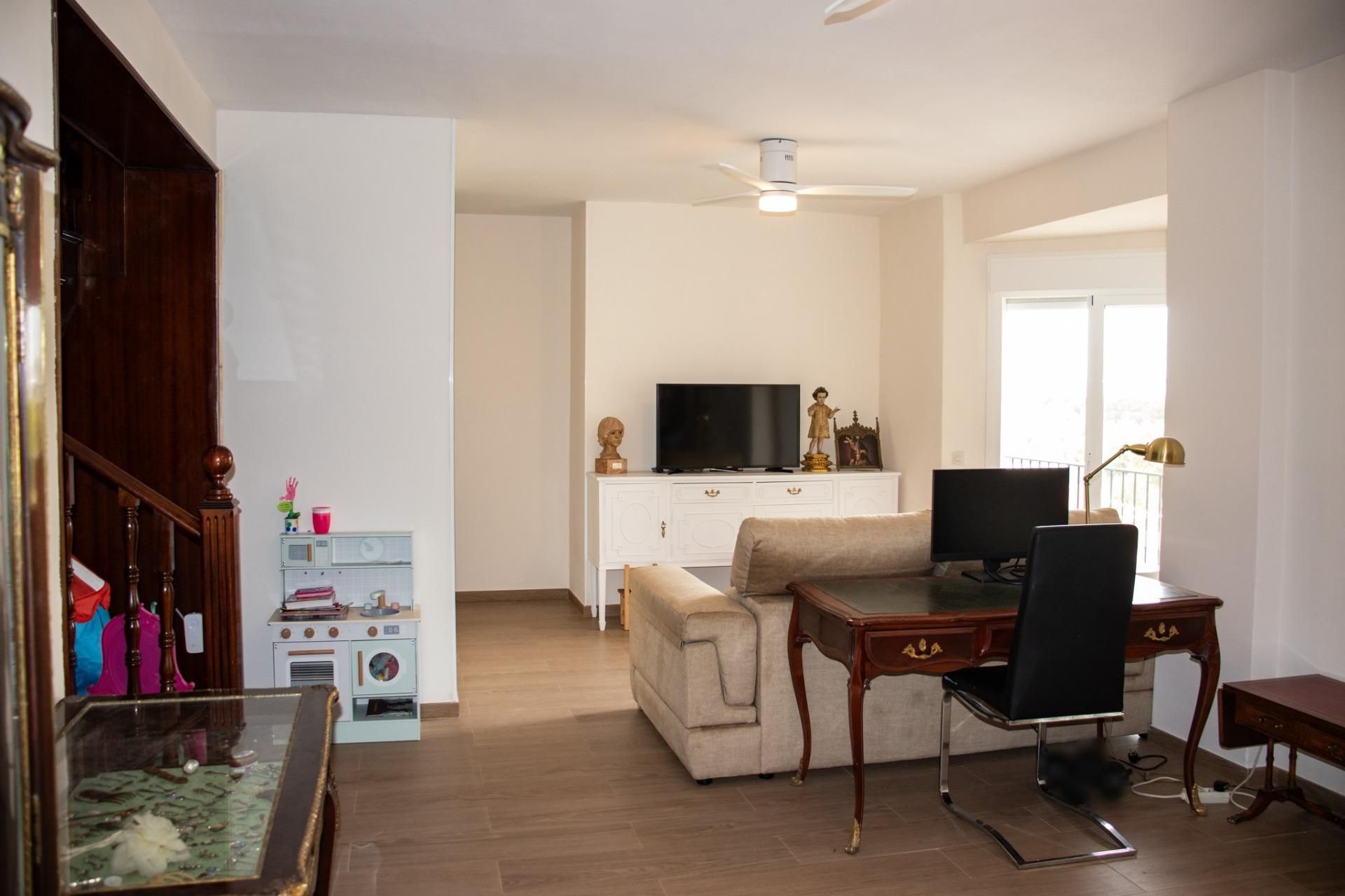Living room of Flat for sale in  Sevilla Capital  with Balcony