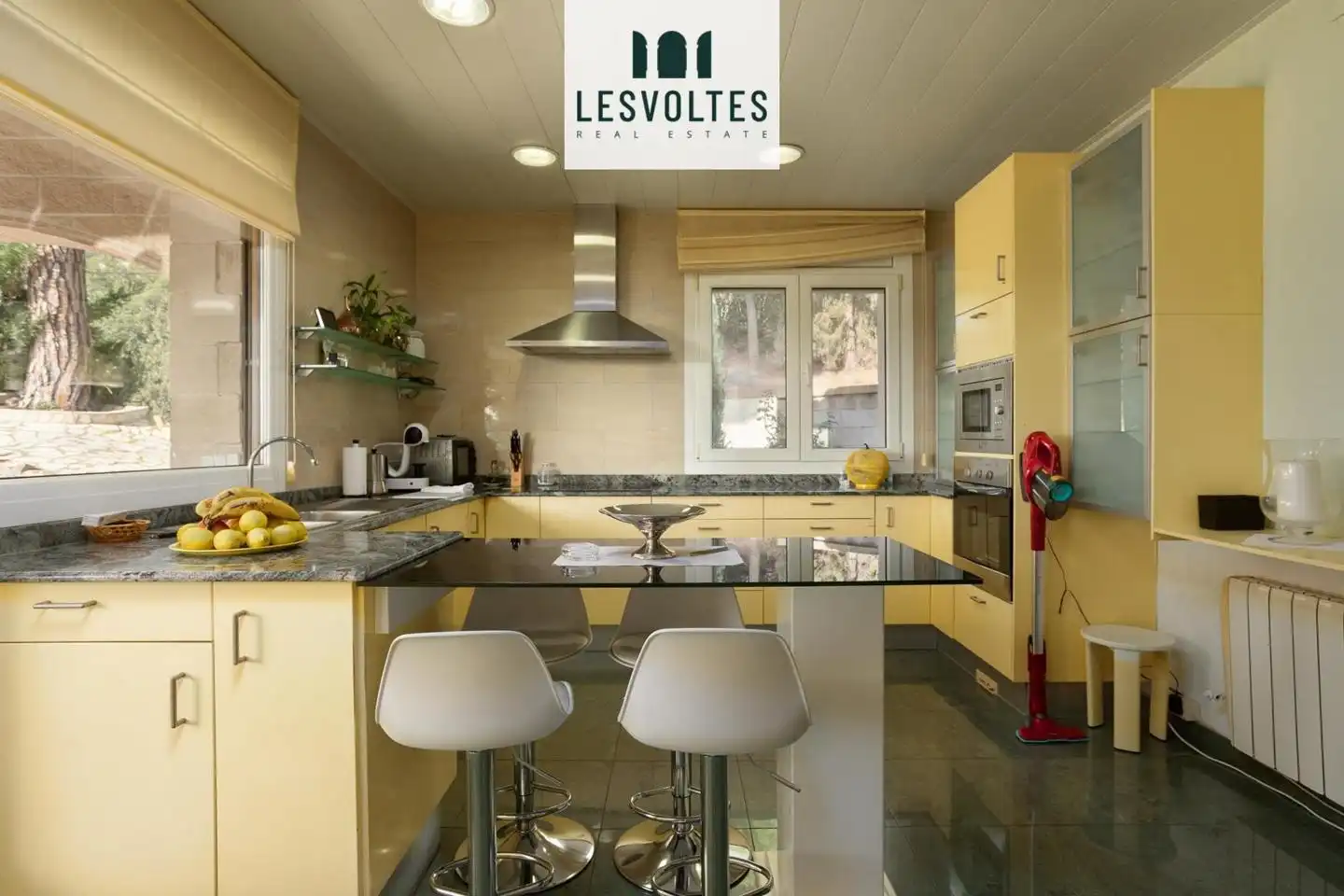 House with pool for sale in Carrer de la Volta de l'arboç, imagen 8
