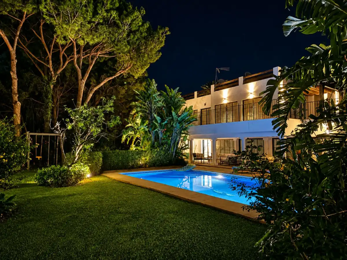 Jardí de Casa o xalet en venda en Marbella amb Aire condicionat, Calefacció i Jardí privat