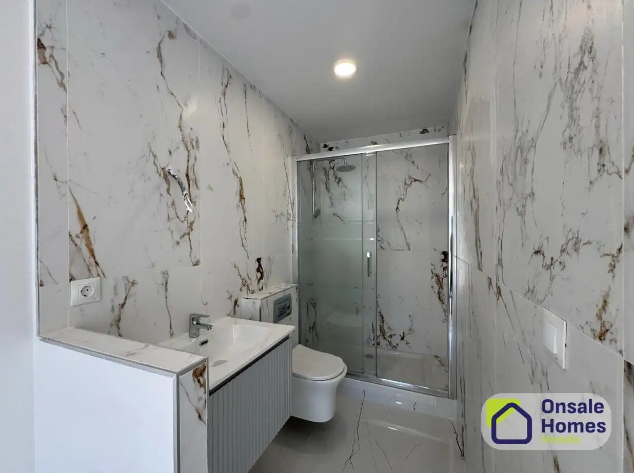 Baño de Apartamento en venta en Alhaurín El Grande con Aire acondicionado, Jardín privado y Terraza