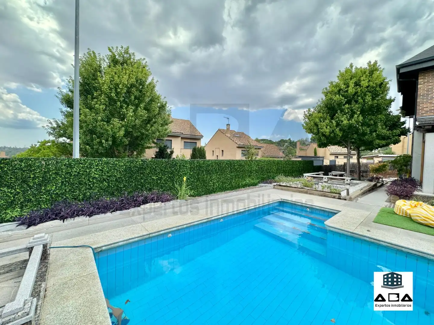 Swimming pool of Houses for sale in Torrelodones  with Air Conditioner, Heating and Private garden
