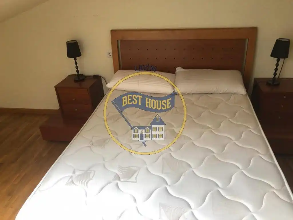 Bedroom of Apartments for sale in León Capital   with Heating and Furnished