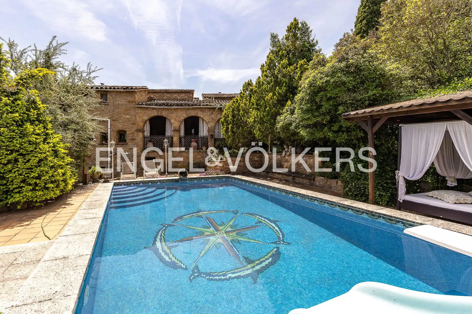 Casa rústica con jardín en venta en El Bruc, imagen 2
