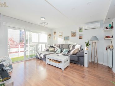 Flat with balcony for sale in Calle Río Segre 7