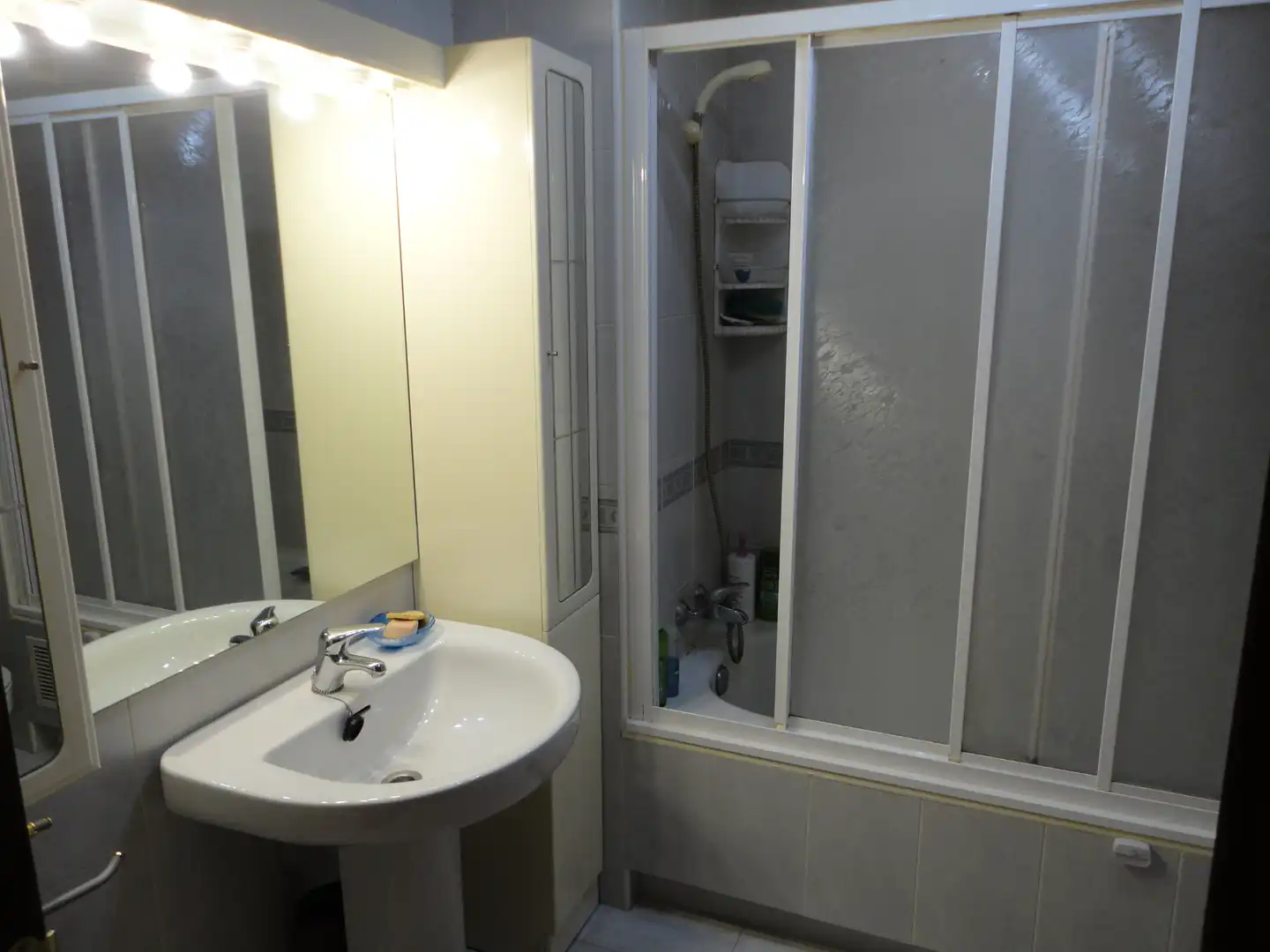 Baño de Casa adosada en venta en Valladolid con Calefacción, Jardín privado y Parquet