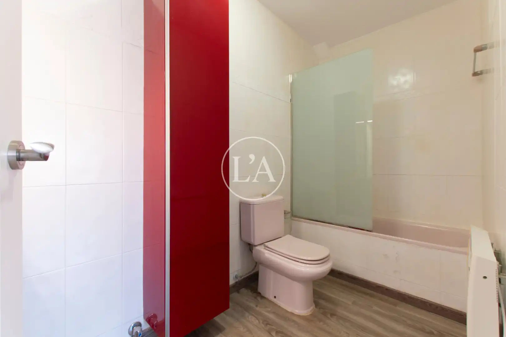 Badezimmer von Einfamilien-Reihenhaus zum Verkauf in Cambrils mit Klimaanlage, Heizung und Privatgarten