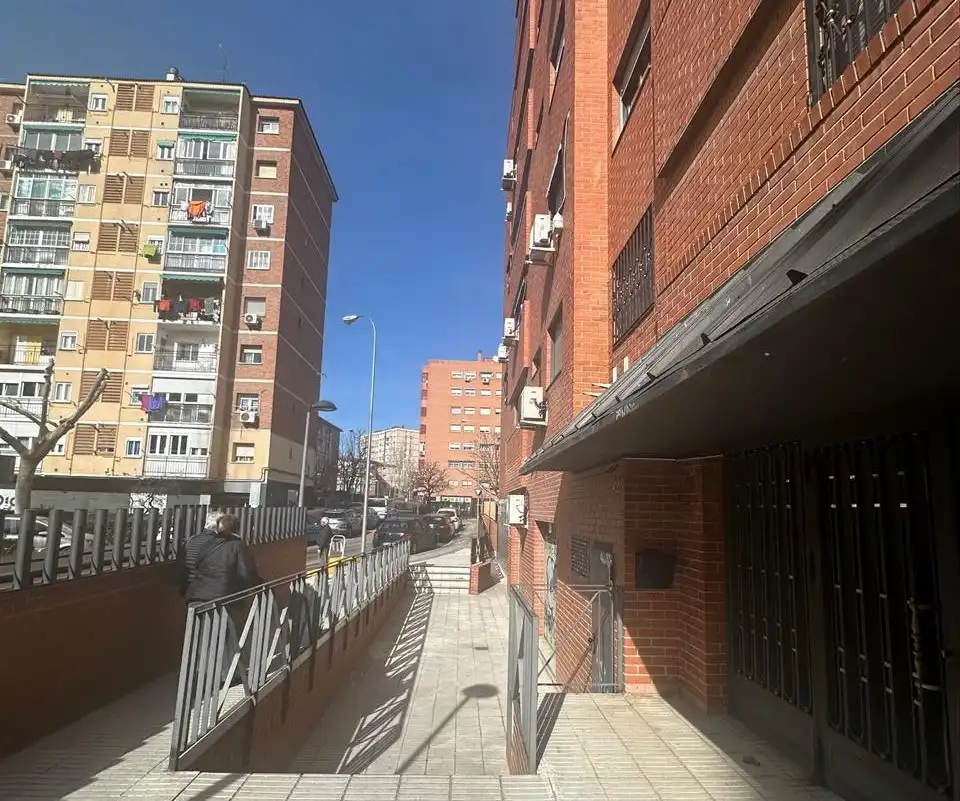 Vista exterior de Pis en venda en Madrid