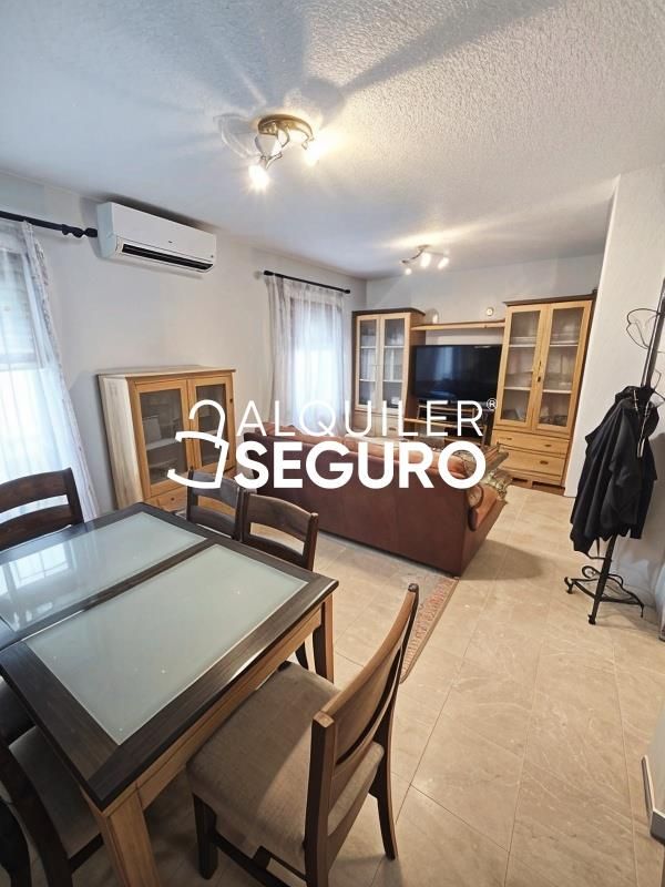 Living room of Flat to rent in Coslada  with Air Conditioner, Heating and Furnished