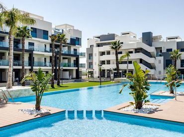 Apartamento con balcón en venta en El Raso