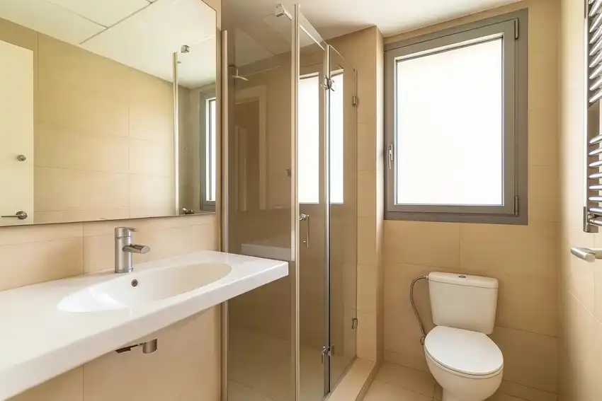 Baño de Apartamento en venta en Barcelona con Aire acondicionado, Parquet y Terraza
