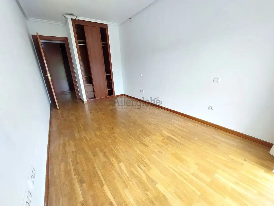 Bedroom of Flat for rent in Oviedo   with Heating, Storage room and Oven