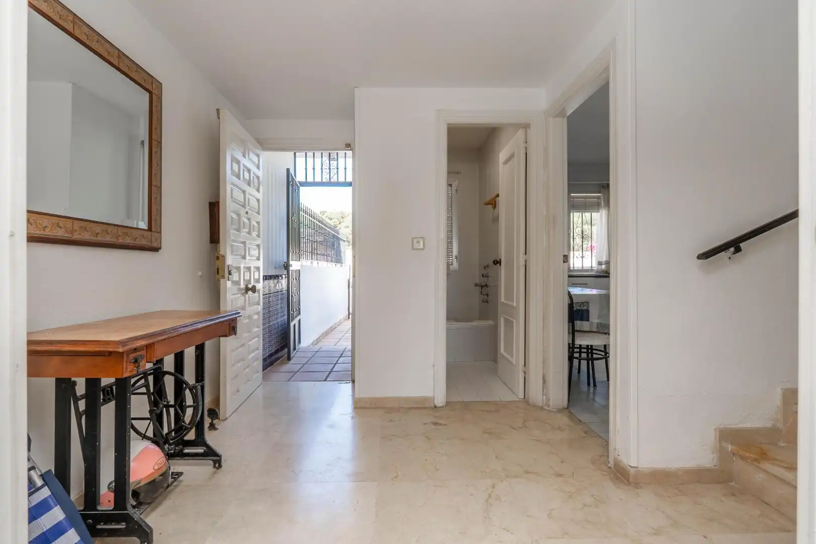 Haus oder Chalet zum Verkauf in Almuñécar mit Privatgarten, Terrasse und Balkon