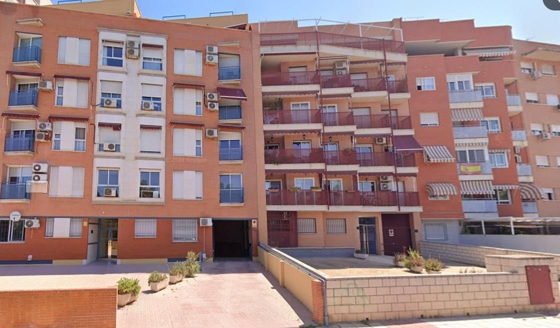 Vista exterior de Piso de alquiler en  Murcia Capital con Balcón