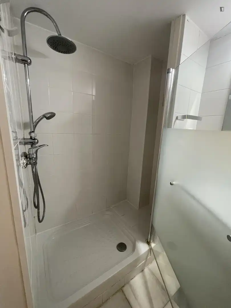 Baño de Apartamento de alquiler en Madrid con Aire acondicionado, Calefacción y Amueblado