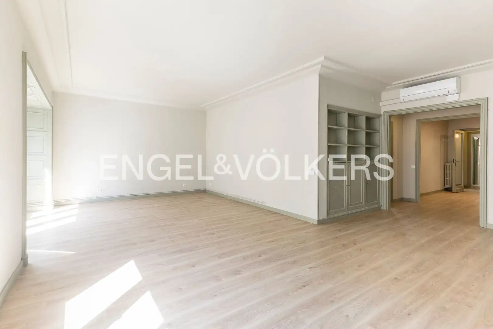 Wohnzimmer von Wohnung zum Verkauf in Barcelona mit Klimaanlage, Heizung und Parkett