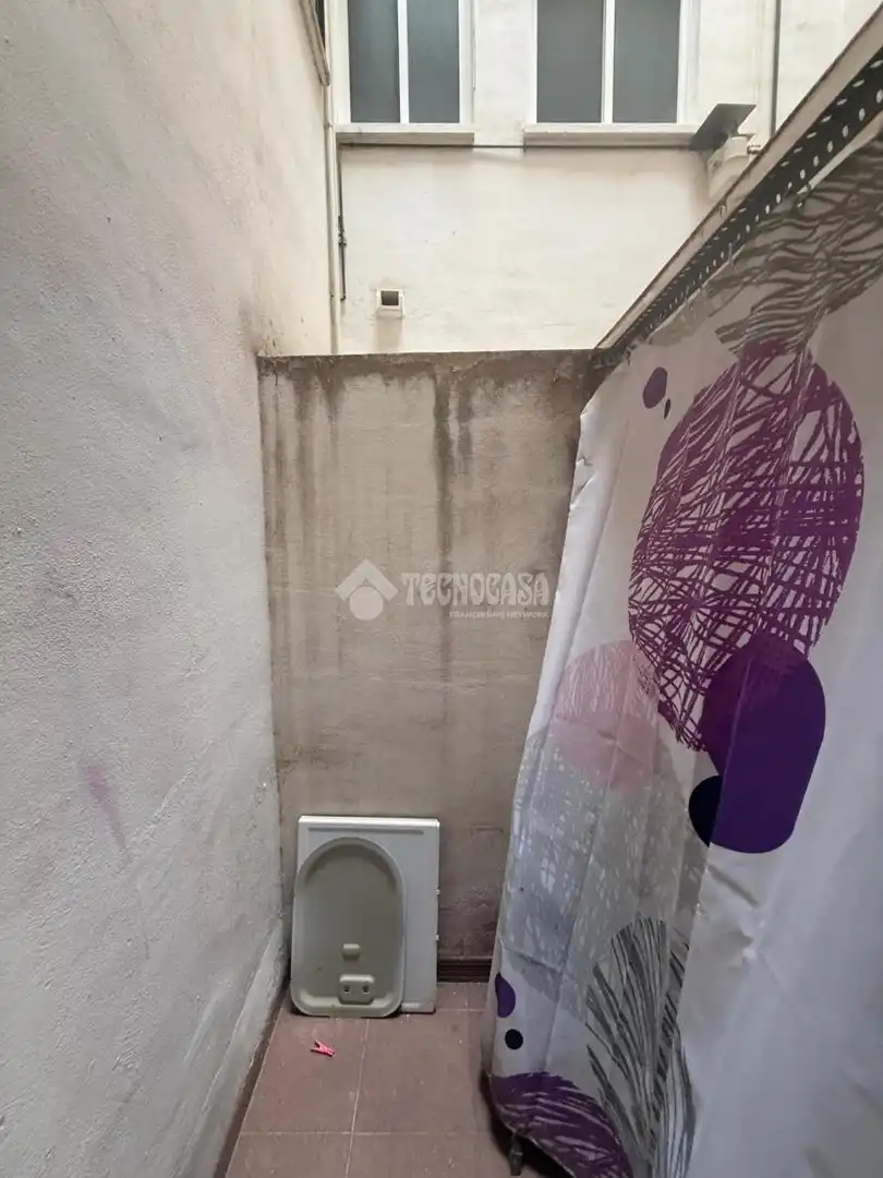 Bany de Pis en venda en Alicante / Alacant amb Terrassa i Balcó
