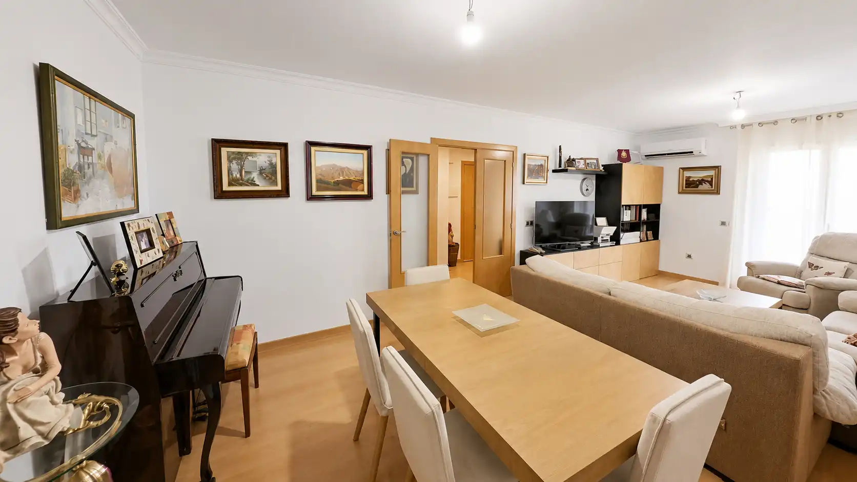 Wohnzimmer von Dachboden zum Verkauf in Vélez-Málaga mit Klimaanlage, Terrasse und Möbliert