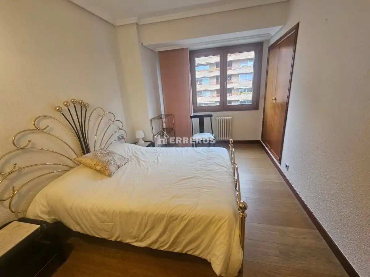 Bedroom of Flat for sale in  Logroño  with Heating, Terrace and Storage room