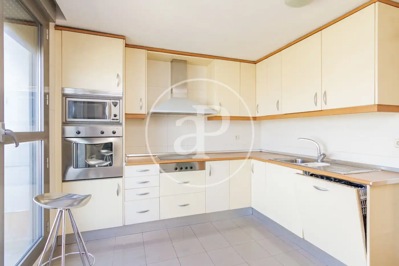 Kitchen of Attic for sale in Madrid  with Air Conditioner, Heating and Private garden