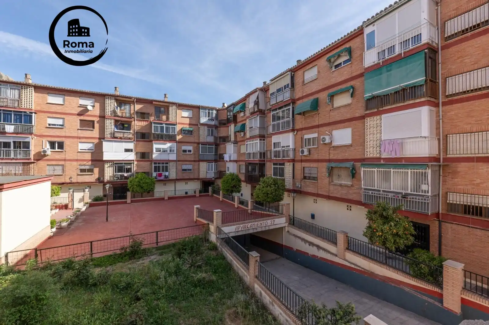 Exterior view of Flat for sale in Granada  with Air Conditioner, Heating and Terrace