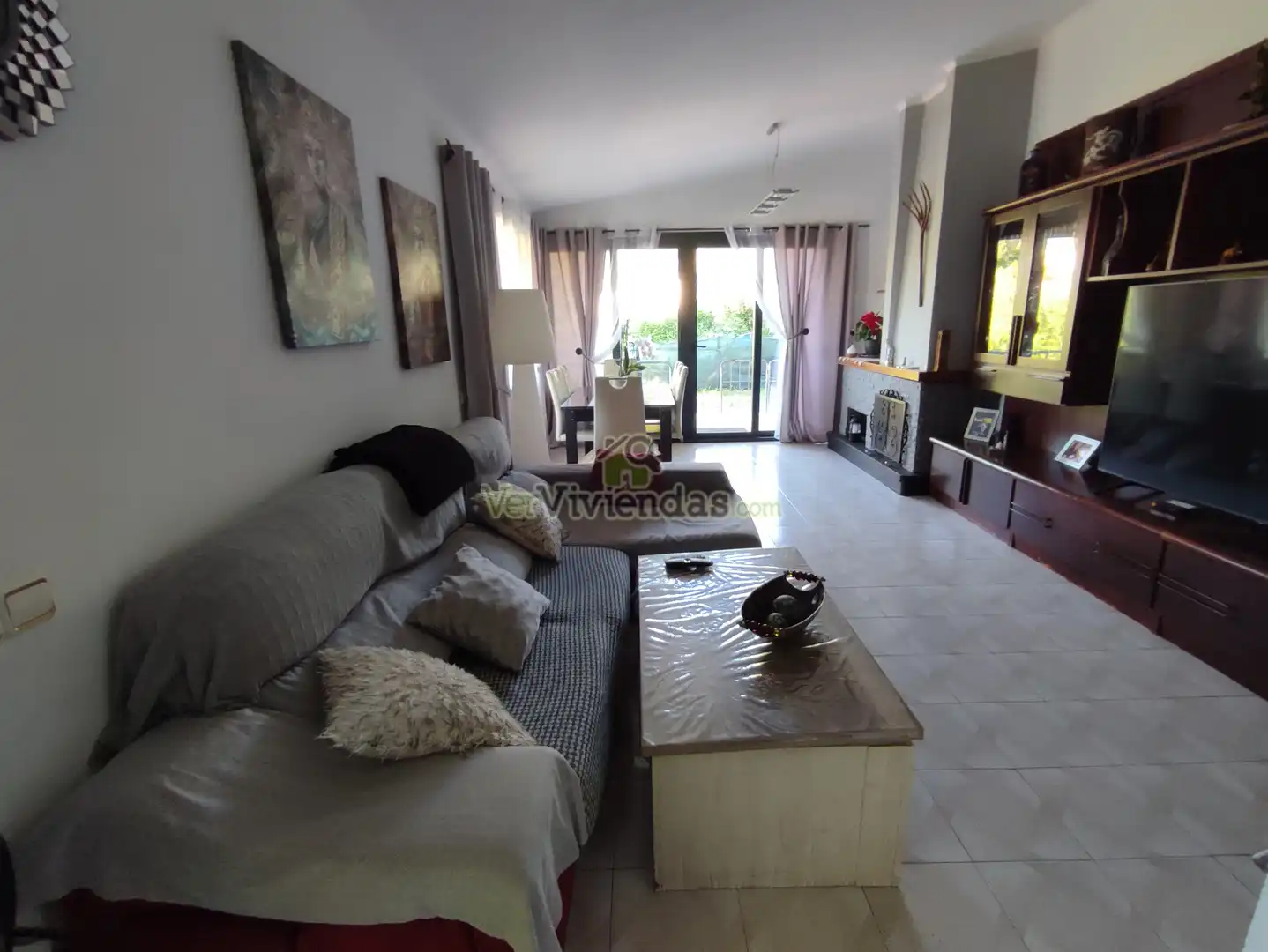 Sala de estar de Casa o chalet en venta en Torrelles de Llobregat con Aire acondicionado, Calefacción y Jardín privado