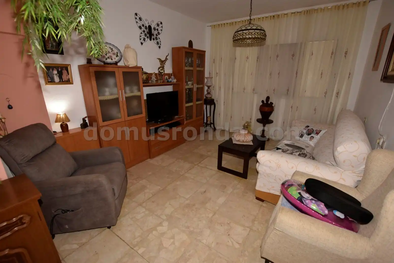 Sala d'estar de Casa o xalet en venda en Ronda amb Terrassa, Traster i Balcó