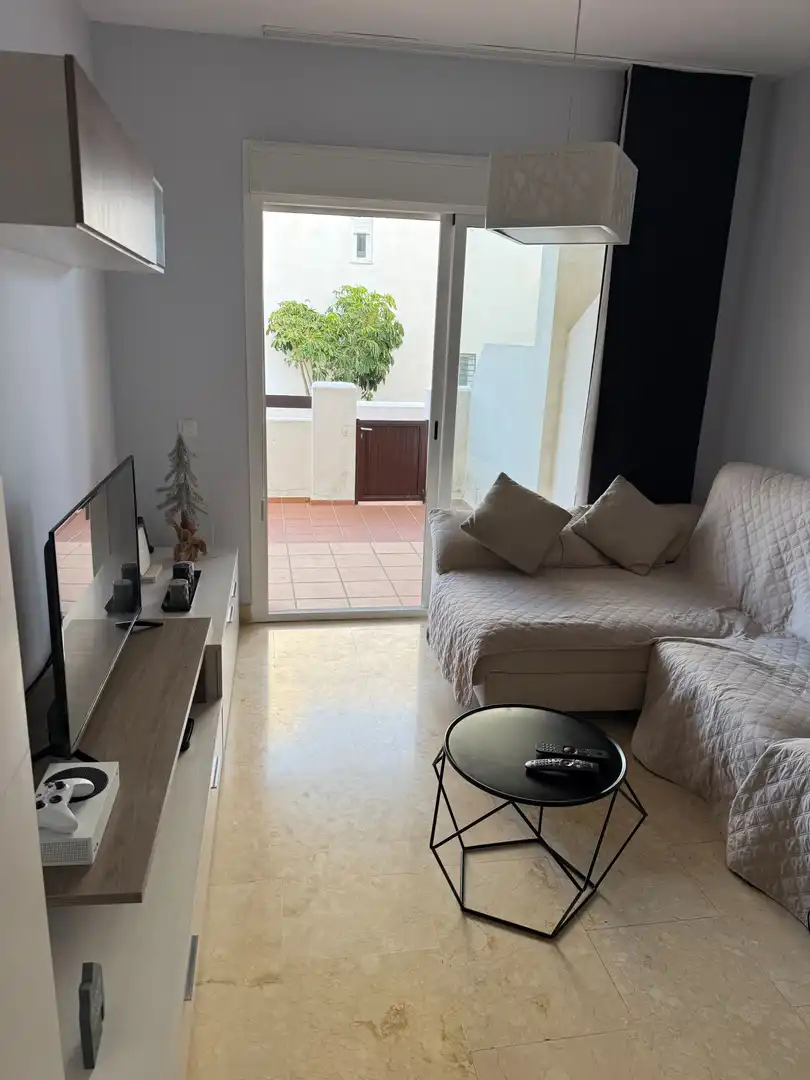 Sala d'estar de Pis en venda en Benalmádena amb Aire condicionat i Piscina comunitària