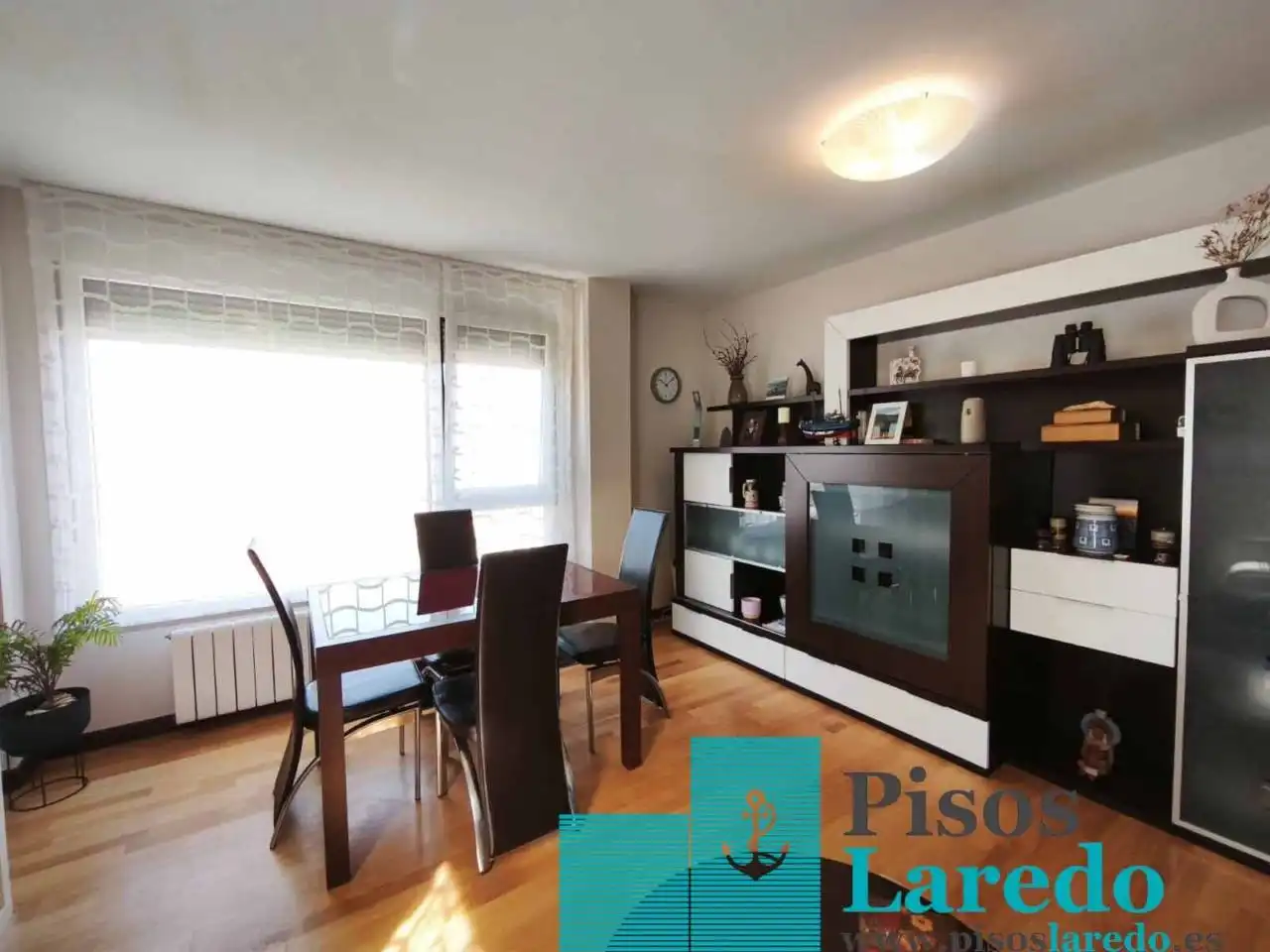 Comedor de Piso en venta en Laredo con Calefacción, Parquet y Amueblado