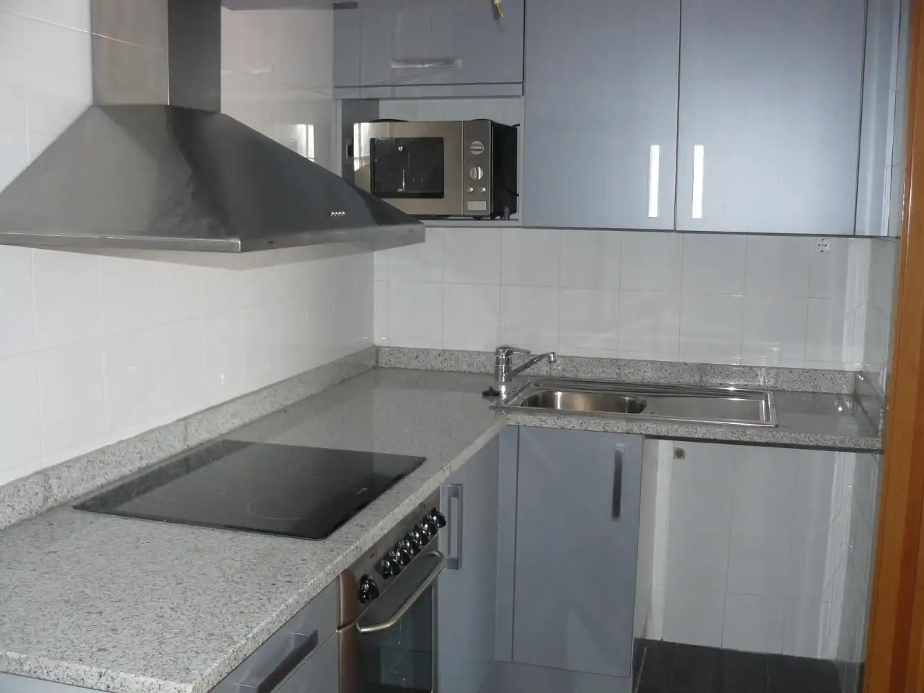 Attic for rent in Carrer del Riu Freser, Eixample Sud – Migdia
