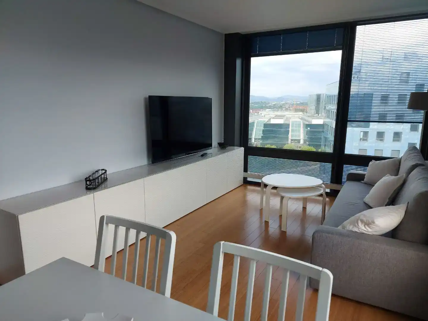 Wohnzimmer von Wohnung zur Miete in HUCA - La Cadellada