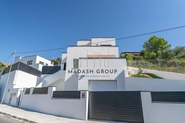 Casa-chalet en Venta en Avenida de la Marca Hispànica en Segur de Calafell