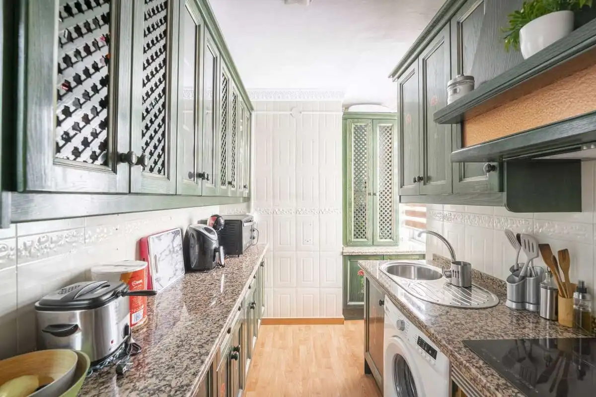 Cocina de Piso de alquiler en Granada con Aire acondicionado, Calefacción y Amueblado