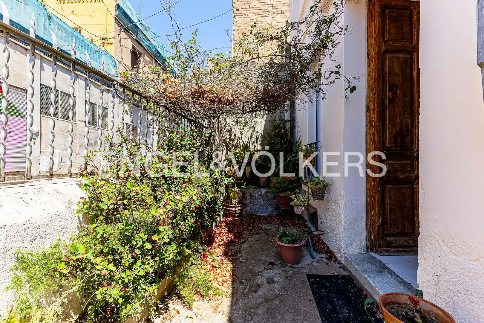 Vista exterior de Finca rústica de lloguer en Barcelona amb Aire condicionat, Calefacció i Jardí privat