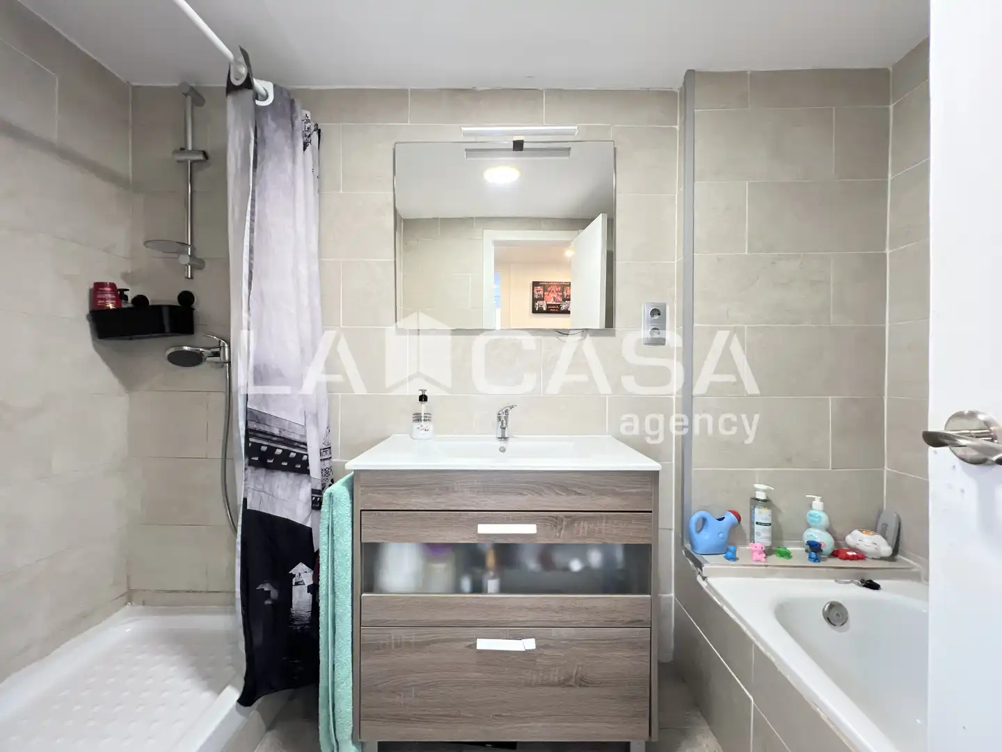Bathroom of Flat for sale in Badalona  with Heating